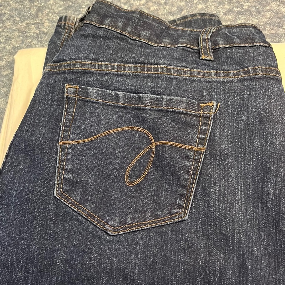 Avenue Denim straight leg jeans -18 Average.  Like new